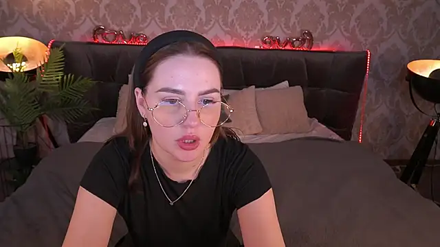 Snapshot of DivineJass chatting on 02-27-25, 03:25 DivineJass online show from 02-27-25, 03:25