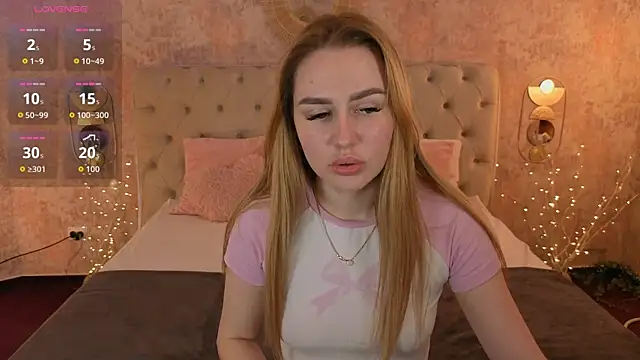 Snapshot of DivineJass chatting on 03-27-26, 04:51 DivineJass online show from 03-27-26, 04:51