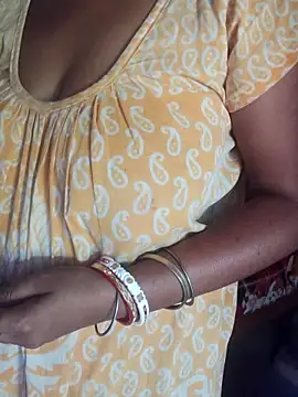 Snapshot of Hot-anjale chatting on 03-12-25, 05:13 Hot-anjale online show from 03-12-25, 05:13