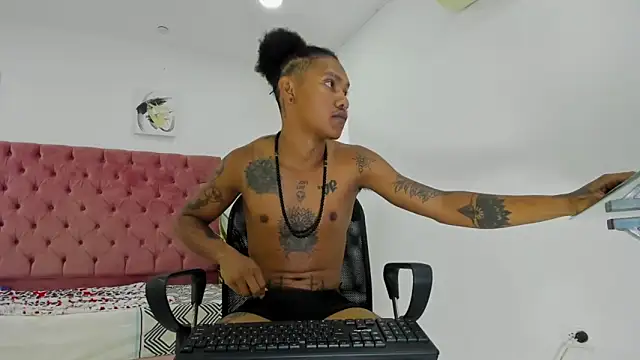 Snapshot of blackdirty420 chatting on 02-14-25, 07:33 blackdirty420 online show from 02-14-25, 07:33