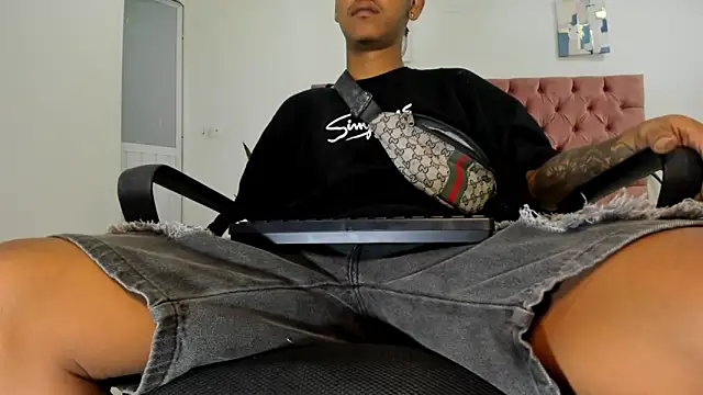 Snapshot of blackdirty420 chatting on 03-05-25, 04:35 blackdirty420 online show from 03-05-25, 04:35