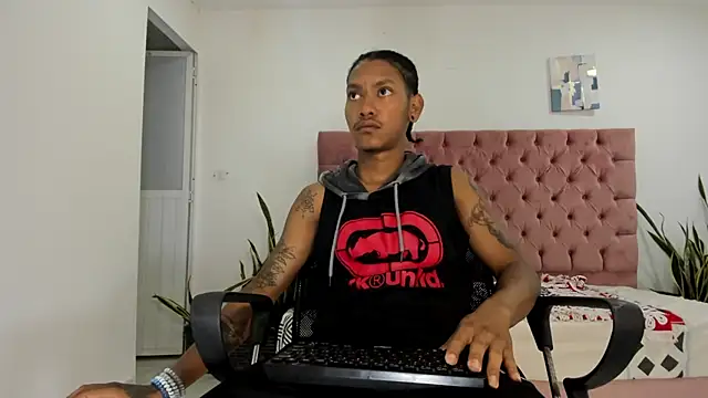 Snapshot of blackdirty420 chatting on 03-10-25, 04:14 blackdirty420 online show from 03-10-25, 04:14