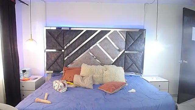 Snapshot of lizha_milf chatting on 03-03-25, 05:39 lizha milf online show from 03-03-25, 05:39