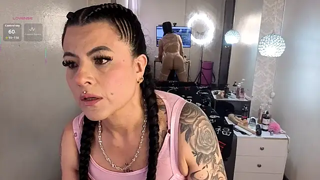 Snapshot of lizha_milf chatting on 11-25-25, 06:30 lizha milf online show from 11-25-25, 06:30