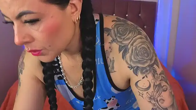 Snapshot of lizha_milf chatting on 12-22-25, 03:14 lizha milf online show from 12-22-25, 03:14