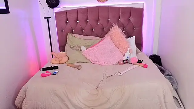 Snapshot of lizha_milf chatting on 01-31-26, 07:11 lizha milf online show from 01-31-26, 07:11