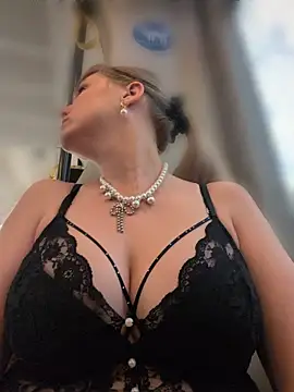 Sexybiene969 online show from 04-16-26, 04:08