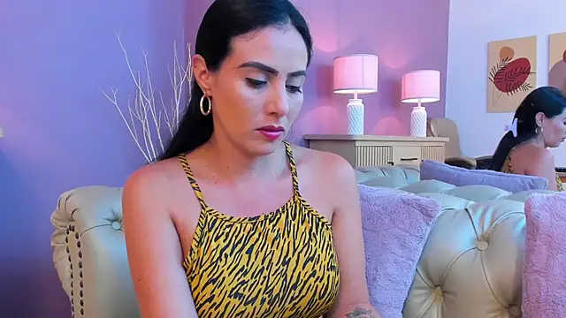 Snapshot of scarlet_edwars chatting on 02-18-25, 12:06 scarlet edwars online show from 02-18-25, 12:06