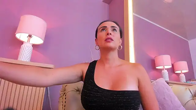 Snapshot of scarlet_edwars chatting on 02-25-25, 03:27 scarlet edwars online show from 02-25-25, 03:27