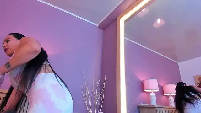 Snapshot of scarlet_edwars chatting on 03-10-25, 01:10 scarlet edwars online show from 03-10-25, 01:10