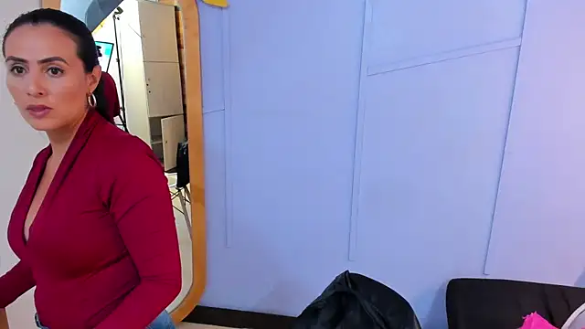 Snapshot of scarlet_edwars chatting on 03-15-25, 01:19 scarlet edwars online show from 03-15-25, 01:19