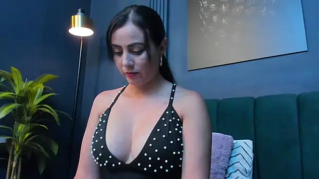 Snapshot of scarlet_edwars chatting on 10-25-25, 07:19 scarlet edwars online show from 10-25-25, 07:19