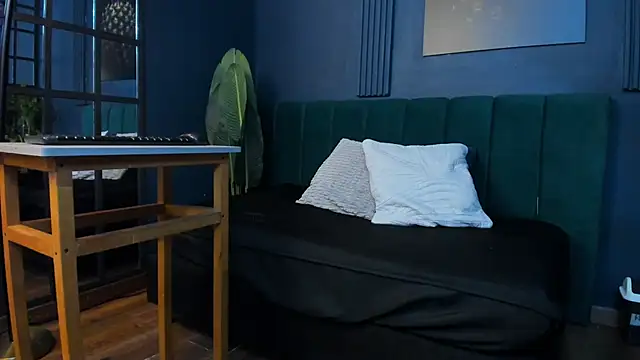 scarlet edwars online show from 04-04-26, 07:00