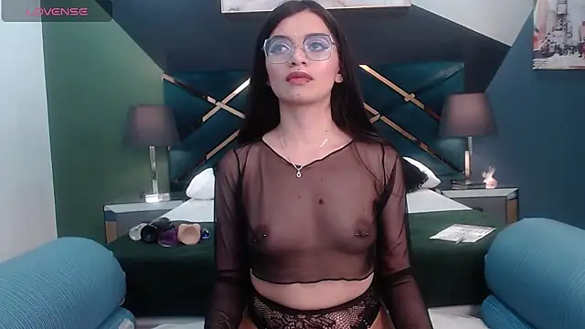 Snapshot of Emerald_gh chatting on 02-11-25, 02:57 Emerald gh online show from 02-11-25, 02:57