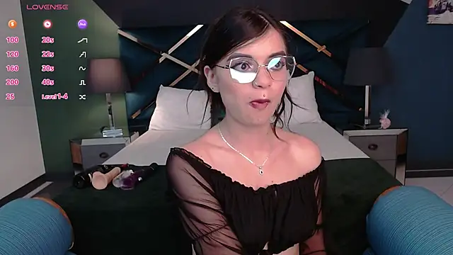 Snapshot of Emerald_gh chatting on 02-15-25, 04:03 Emerald gh online show from 02-15-25, 04:03