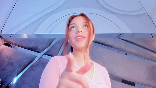 Giselle Lauren online show from 10-15-25, 08:09