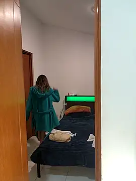 Snapshot of Alicee10 chatting on 01-19-26, 04:00 Alicee10 online show from 01-19-26, 04:00