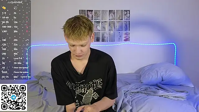 Snapshot of Julian_wins chatting on 02-21-26, 12:33 Julian wins online show from 02-21-26, 12:33