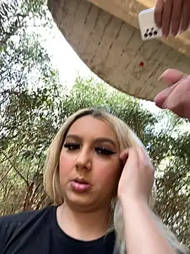 Snapshot of hotamanda01 chatting on 12-01-25, 10:31 hotamanda01 online show from 12-01-25, 10:31