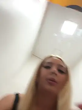 Snapshot of hotamanda01 chatting on 02-01-26, 06:17 hotamanda01 online show from 02-01-26, 06:17