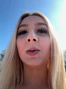 Snapshot of hotamanda01 chatting on 02-26-26, 12:48 hotamanda01 online show from 02-26-26, 12:48