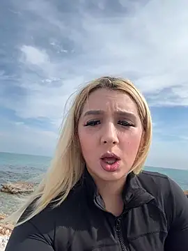 Snapshot of hotamanda01 chatting on 02-27-26, 12:16 hotamanda01 online show from 02-27-26, 12:16