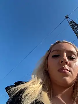 Snapshot of hotamanda01 chatting on 03-06-26, 01:51 hotamanda01 online show from 03-06-26, 01:51