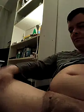 Snapshot of maksimovic chatting on 03-07-26, 01:46 maksimovic online show from 03-07-26, 01:46