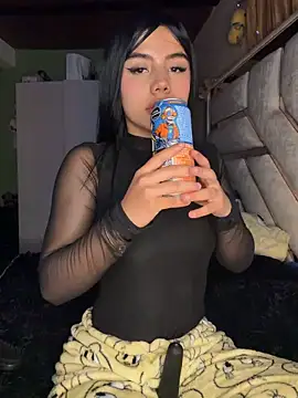 Laura-Khalifa online show from 02-25-26, 06:12