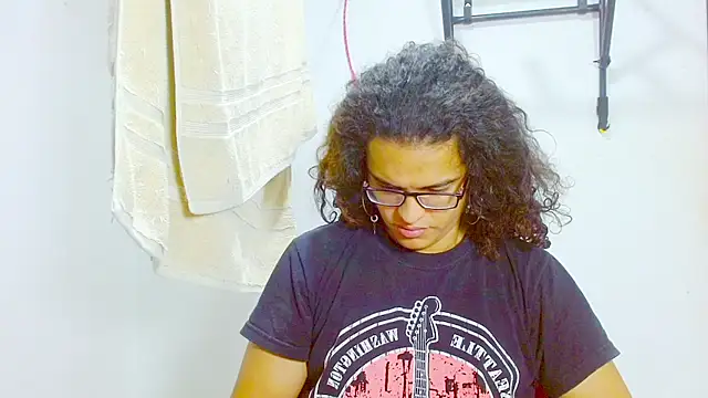 Snapshot of Diane_blossom chatting on 02-09-25, 12:30 Diane blossom online show from 02-09-25, 12:30