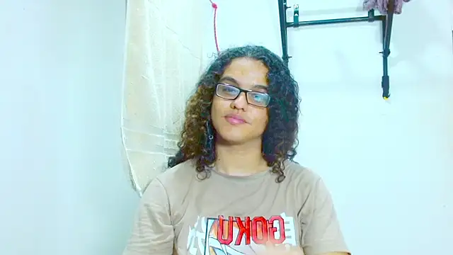 Snapshot of Diane_blossom chatting on 02-12-25, 08:29 Diane blossom online show from 02-12-25, 08:29