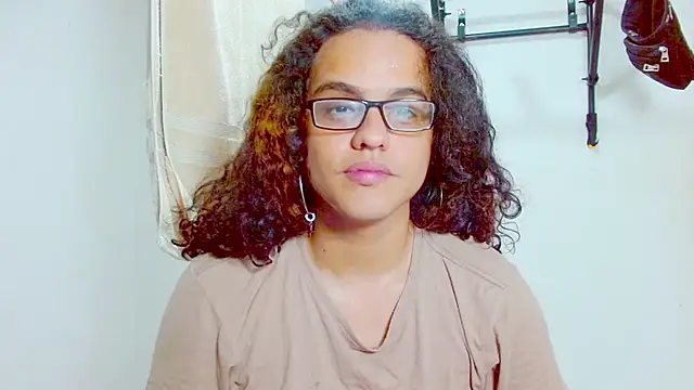 Snapshot of Diane_blossom chatting on 02-15-25, 06:23 Diane blossom online show from 02-15-25, 06:23