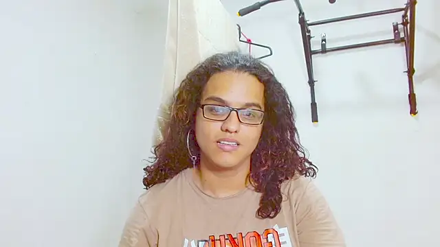 Snapshot of Diane_blossom chatting on 02-23-25, 12:08 Diane blossom online show from 02-23-25, 12:08