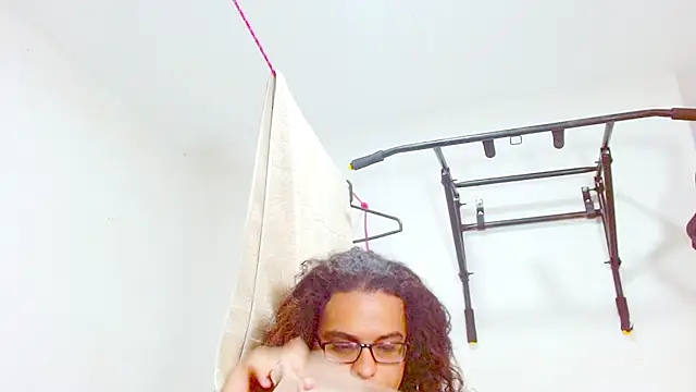 Snapshot of Diane_blossom chatting on 02-23-25, 06:01 Diane blossom online show from 02-23-25, 06:01