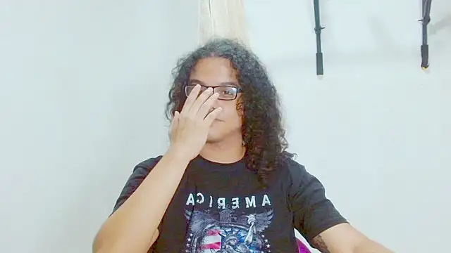 Snapshot of Diane_blossom chatting on 03-10-25, 03:09 Diane blossom online show from 03-10-25, 03:09