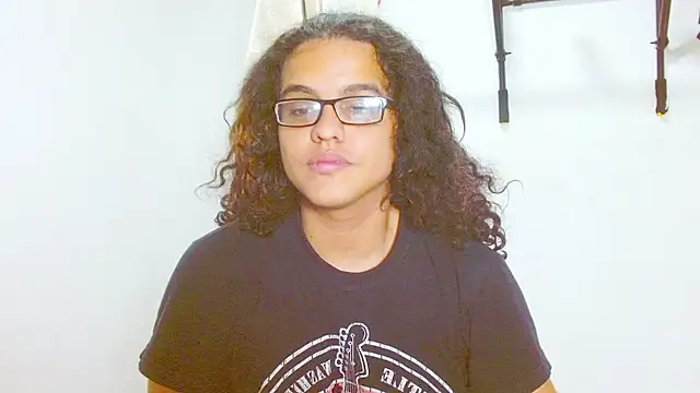 Snapshot of Diane_blossom chatting on 03-18-25, 06:48 Diane blossom online show from 03-18-25, 06:48