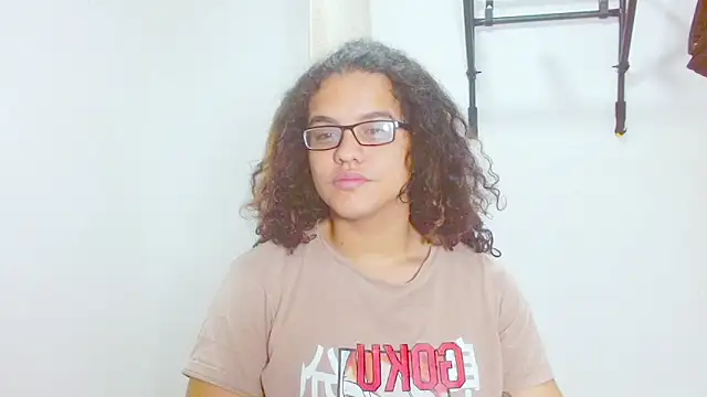 Snapshot of Diane_blossom chatting on 03-19-25, 11:17 Diane blossom online show from 03-19-25, 11:17