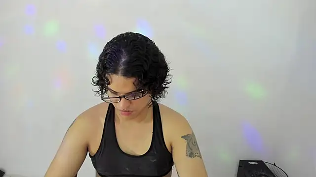 Snapshot of Diane_blossom chatting on 10-15-25, 06:19 Diane blossom online show from 10-15-25, 06:19