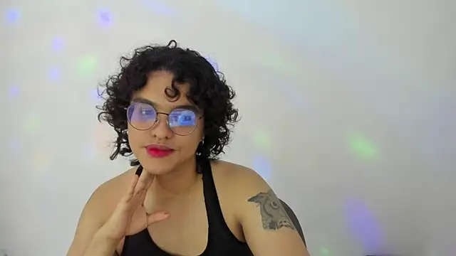 Snapshot of Diane_blossom chatting on 10-22-25, 10:20 Diane blossom online show from 10-22-25, 10:20