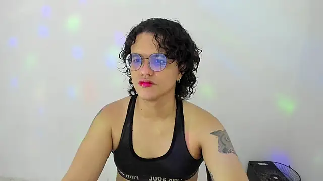 Snapshot of Diane_blossom chatting on 10-26-25, 06:14 Diane blossom online show from 10-26-25, 06:14