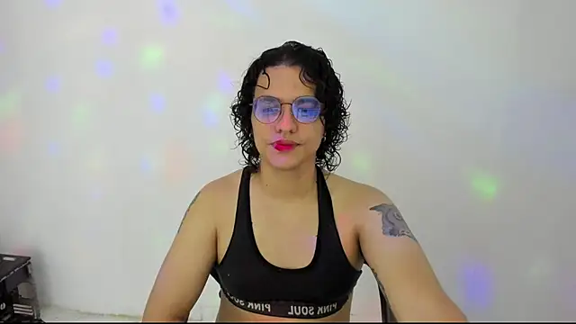 Snapshot of Diane_blossom chatting on 11-10-25, 06:07 Diane blossom online show from 11-10-25, 06:07