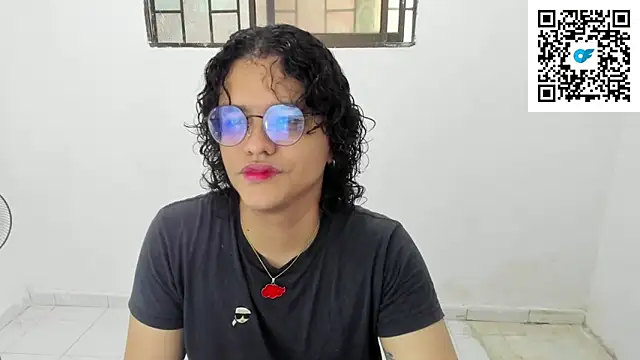 Snapshot of Diane_blossom chatting on 11-23-25, 06:08 Diane blossom online show from 11-23-25, 06:08