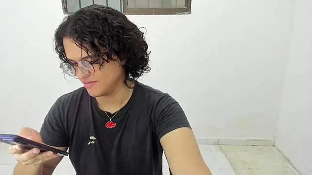 Snapshot of Diane_blossom chatting on 12-04-25, 05:10 Diane blossom online show from 12-04-25, 05:10