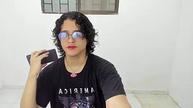 Snapshot of Diane_blossom chatting on 12-05-25, 05:53 Diane blossom online show from 12-05-25, 05:53