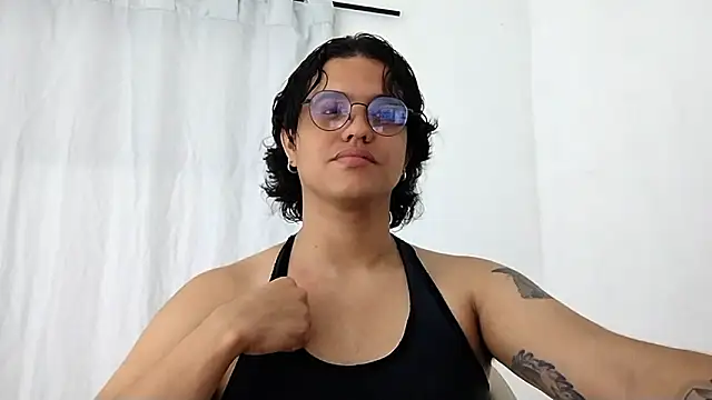 Snapshot of Diane_blossom chatting on 01-07-26, 10:01 Diane blossom online show from 01-07-26, 10:01