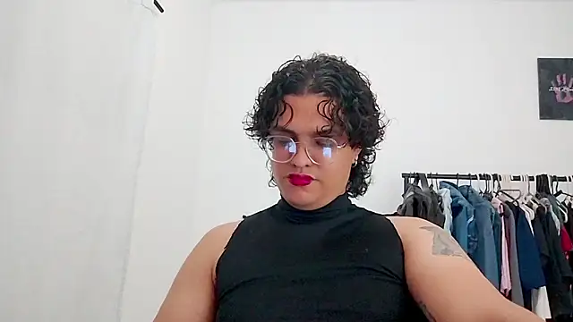 Snapshot of Diane_blossom chatting on 03-10-26, 12:48 Diane blossom online show from 03-10-26, 12:48