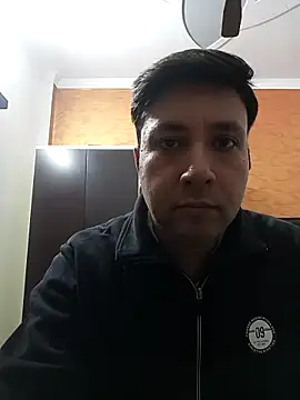 Snapshot of innocentboy1987 chatting on 11-17-25, 08:53 innocentboy1987 online show from 11-17-25, 08:53