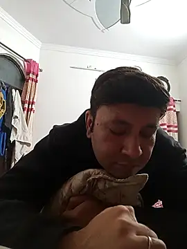 Snapshot of innocentboy1987 chatting on 11-19-25, 06:24 innocentboy1987 online show from 11-19-25, 06:24