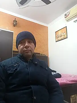 Snapshot of innocentboy1987 chatting on 01-13-26, 05:57 innocentboy1987 online show from 01-13-26, 05:57