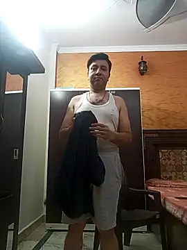 Snapshot of innocentboy1987 chatting on 03-11-26, 03:34 innocentboy1987 online show from 03-11-26, 03:34